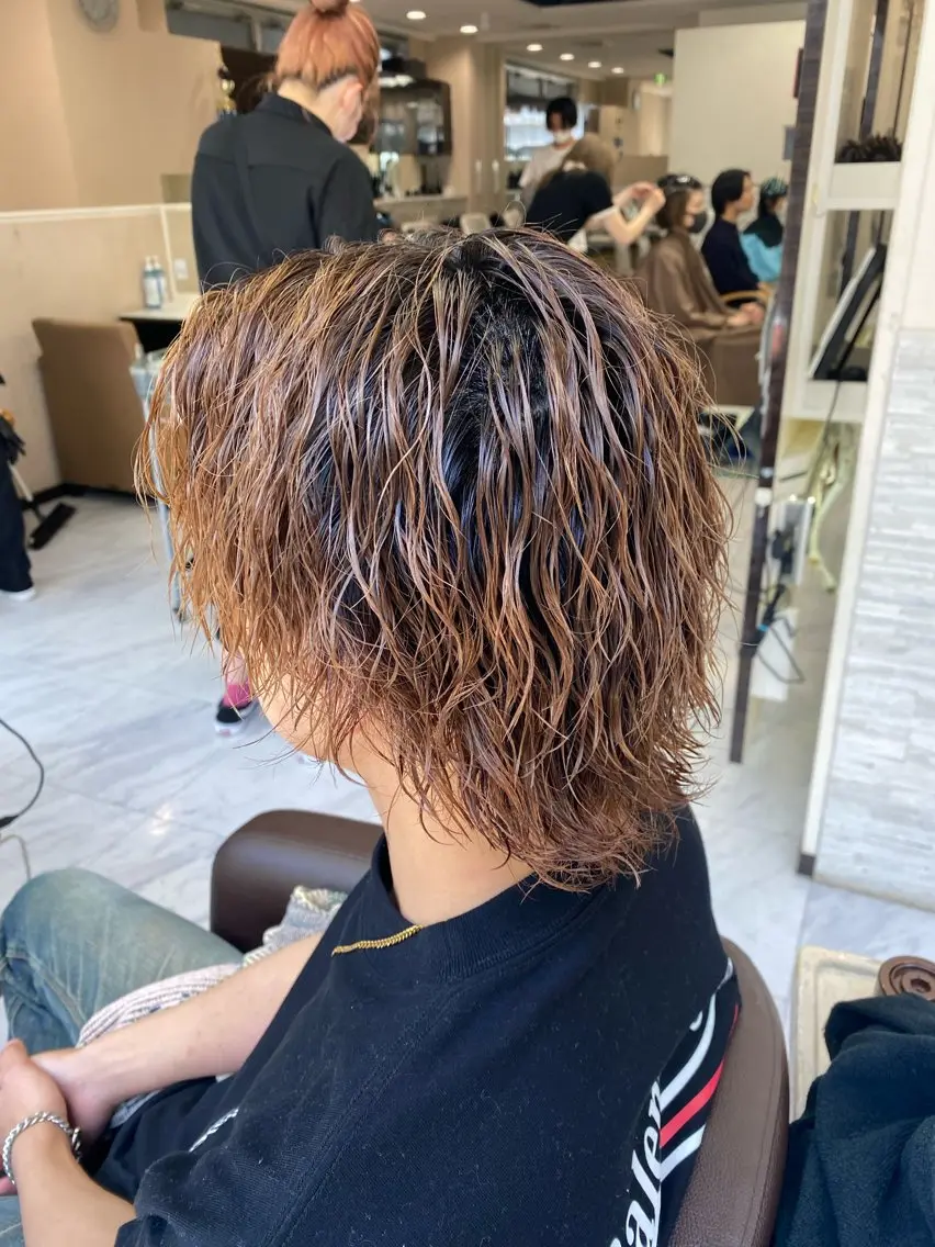 パーマ メンズ メンズブリーチ メンズパーマ メンズツイストパーマ 波巻きパーマ スパイラルパーマ カット パーマ トリートメント 🌴パーマオタク🌴 長谷川 諒佑🌈のヘアスタイル