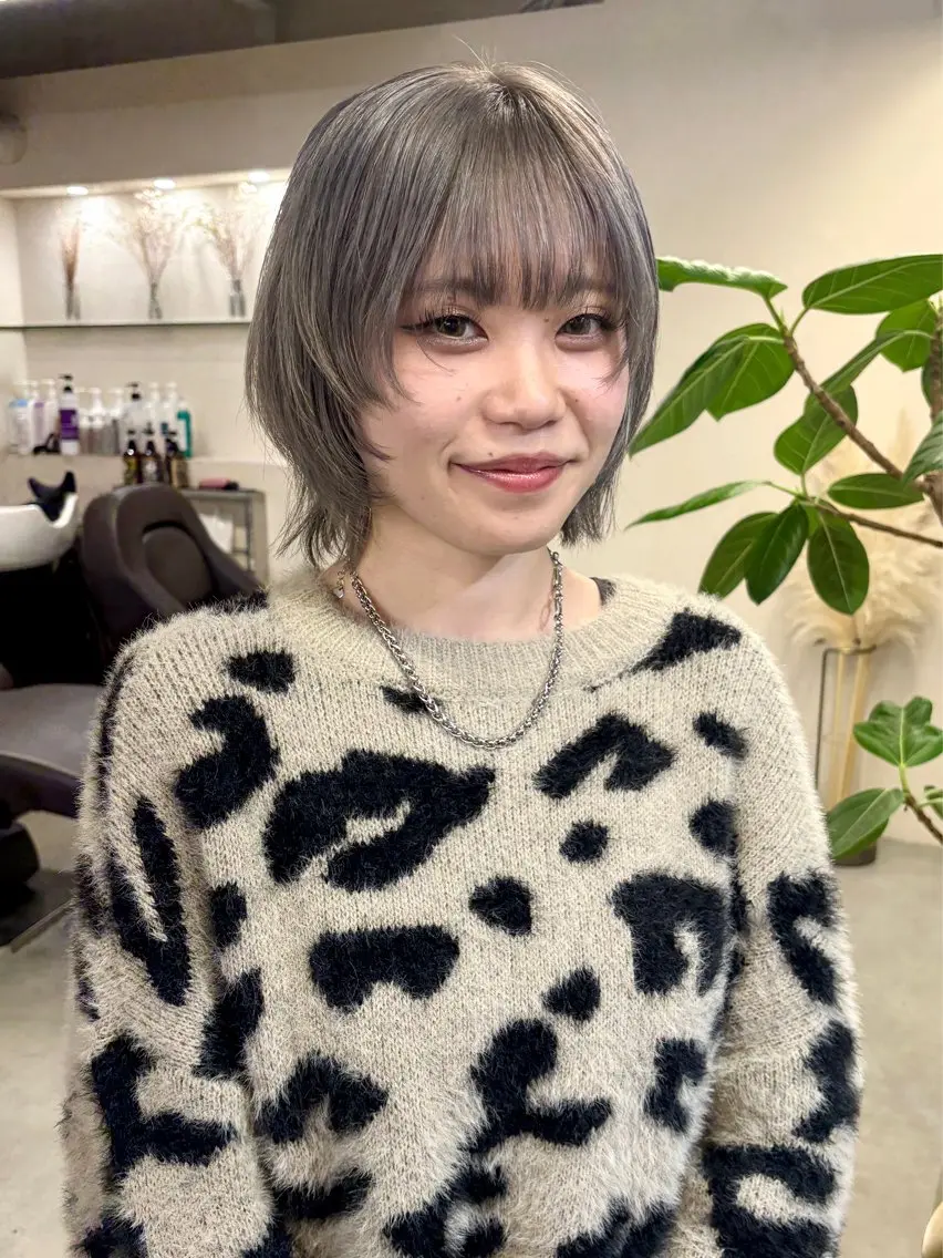 ミディアム カラー グレージュ シルバー シルバーグレージュ 韓国風ヘア ウルフカット 💎韓国風レイヤー /ボブ💎Namiのヘアスタイル