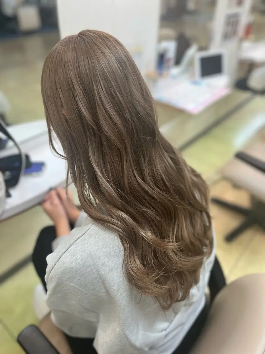 ロング ヘアカラー 🍒高橋 美羽🍒のヘアスタイル