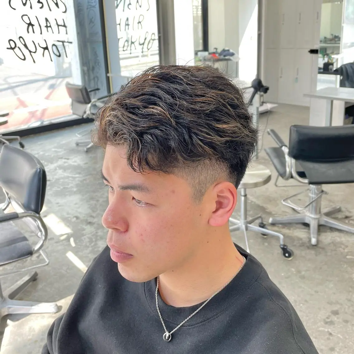 ショート カラー パーマ メンズ メンズハイライト ハイライトカラー ハイライト ショートヘア カット ヘアカラー パーマ メンズ特化美容師/ 藤戸 椋のヘアスタイル