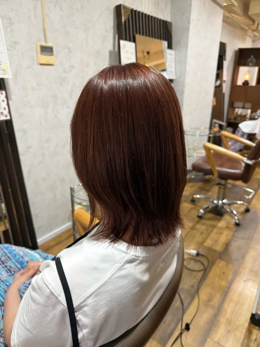 ミディアム カラー ブリーチ カシス 透明感カラー ブリーチなしカラー 小松 莉夏子のヘアスタイル