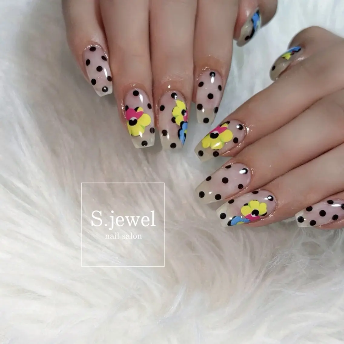 ネイル S. JEWELのネイルデザイン