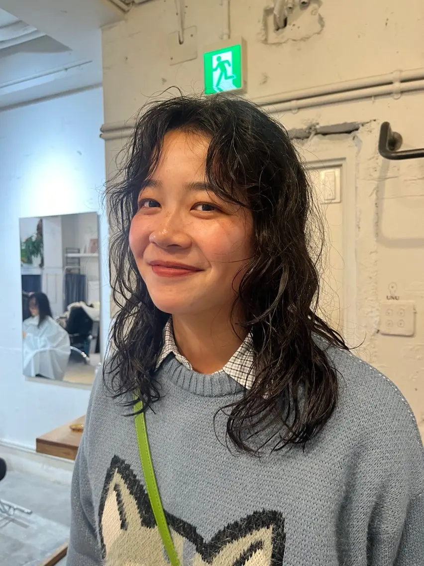 ミディアム パーマ パーマ ✴︎UNU ✴︎モエカのヘアスタイル