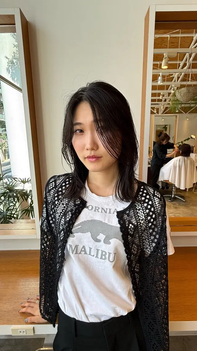 セミロング くびれヘア 山口 芽依のヘアスタイル