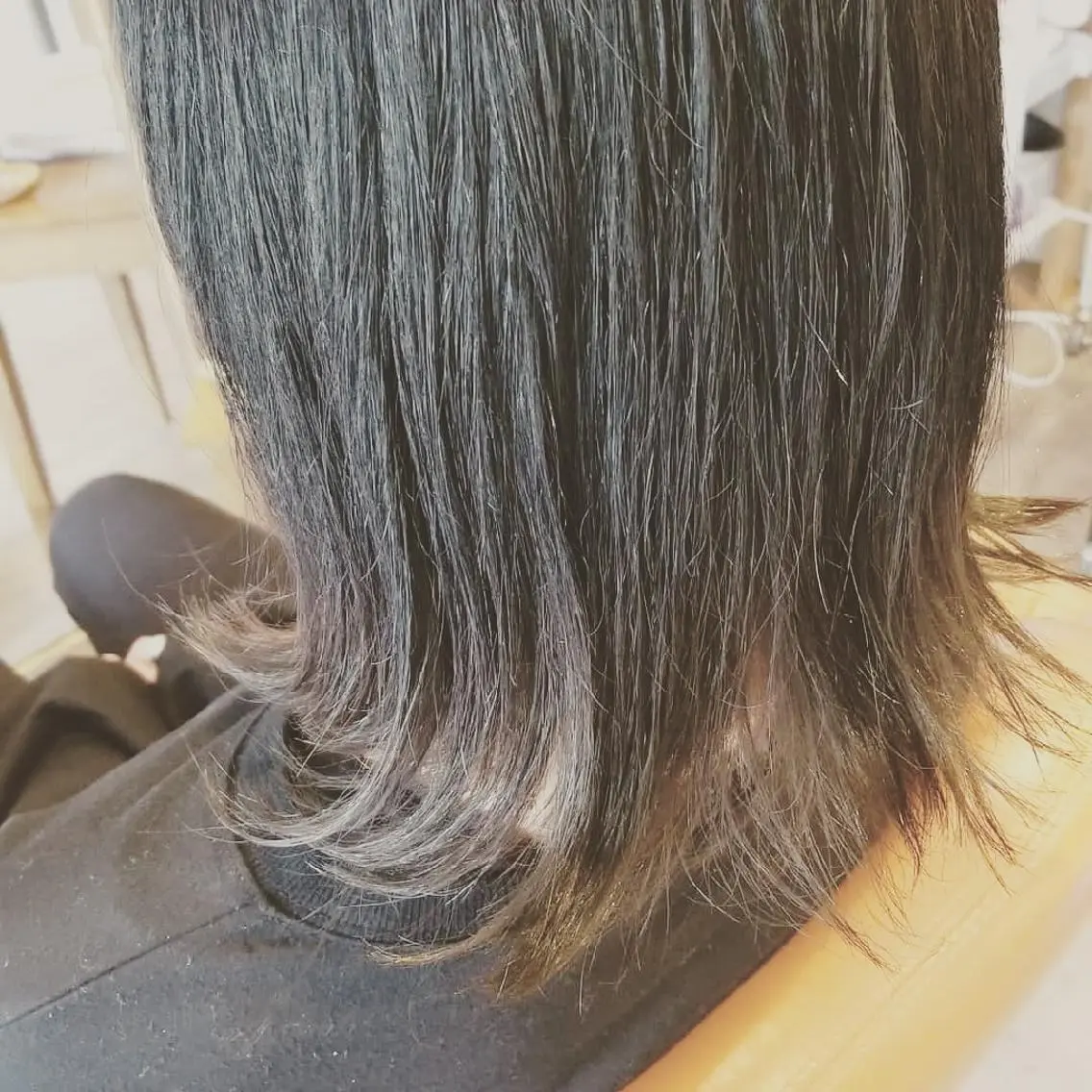 ミディアム カラー アディクシーカラー ブルーカラー 外国人風カラー トリートメント カット ヘアカラー トリートメント spa hair ark 富井直美のヘアスタイル