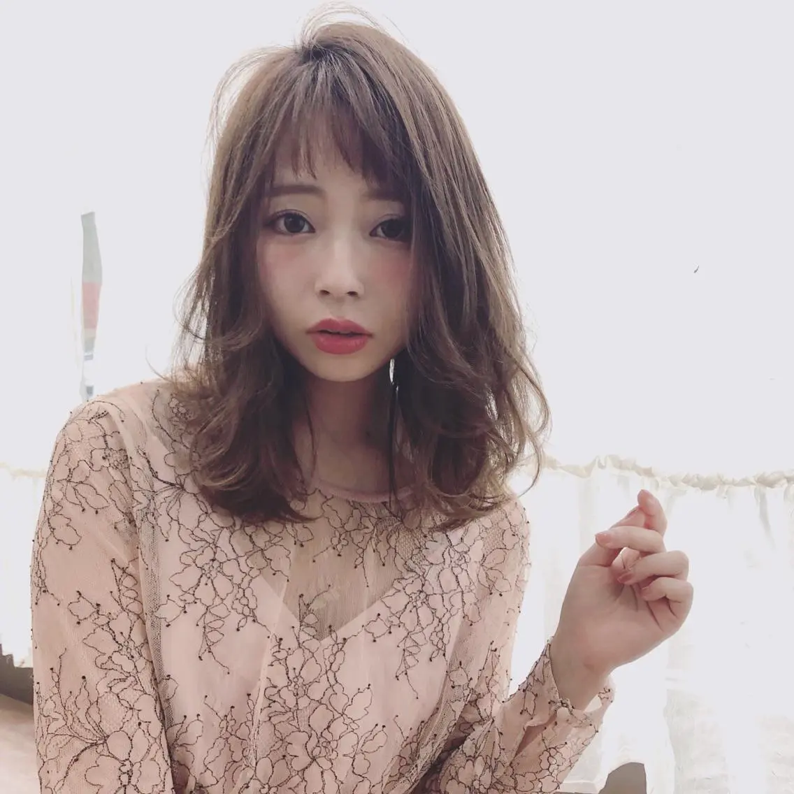 ミディアム カット ヘアカラー トリートメント ＨＩ ROのヘアスタイル