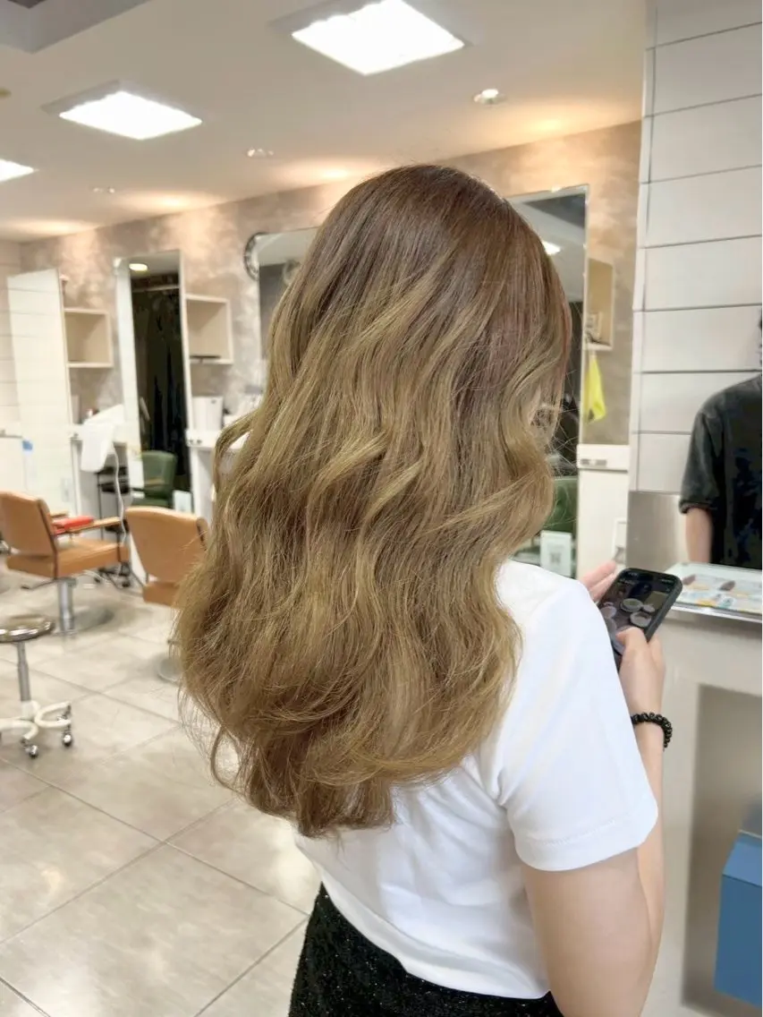 カラー ハイトーンカラー✨ 慶田玲和のヘアスタイル