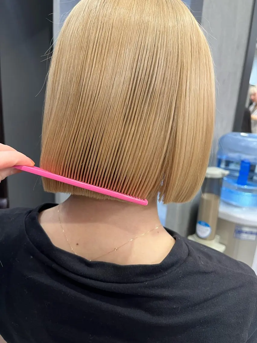 ショート ユイ☆レイヤー/ ブリーチ卒業カラーのヘアスタイル