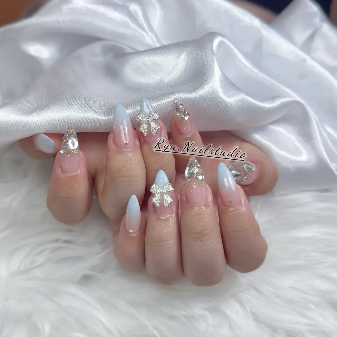 ネイル アートネイル フラワーネイル フレンチネイル ジェルネイル グラデーション ハンドネイル Ryu Nail NekoChanのネイルデザイン