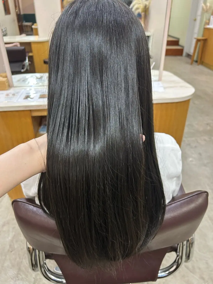 ロング 縮毛矯正 君島 花楓のヘアスタイル