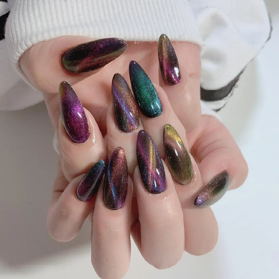 ネイル ジェルネイル ハンドネイル . MAKI NAILのネイルデザイン