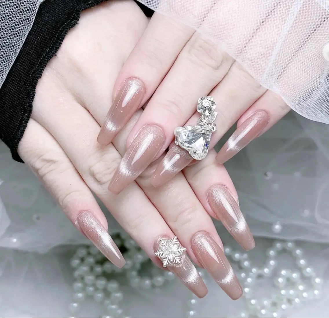 ロング ハンドネイル E🌷nail 長さだし専門店のネイルデザイン