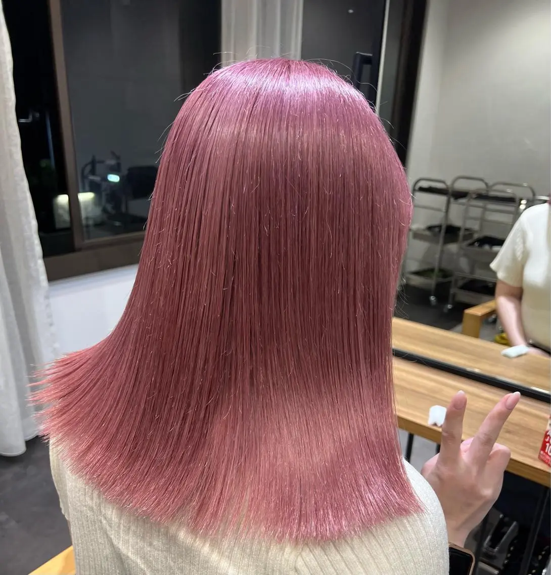 カラー 艶髪ハイトーン✨ 🩷AMI🩷のヘアスタイル