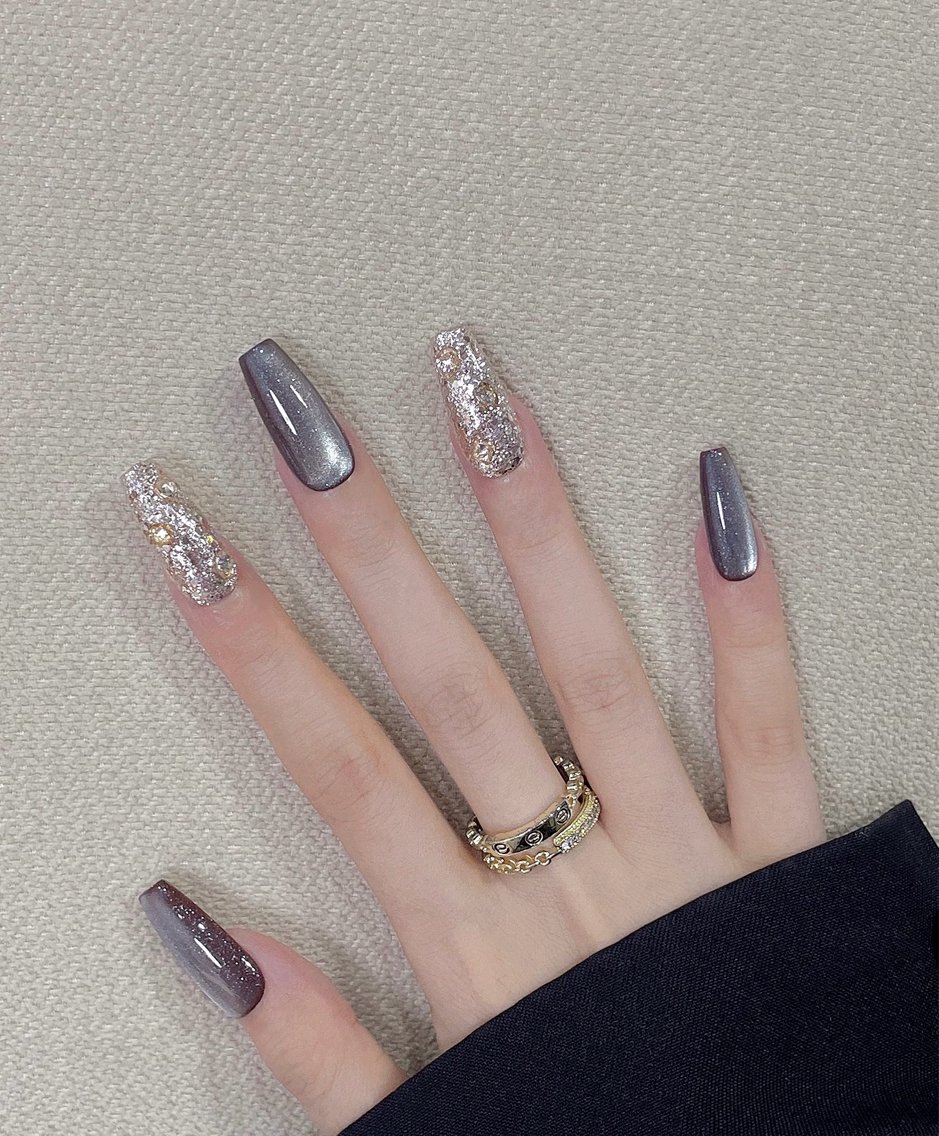 ネイル フレンチネイル ラメ(グリッター) ラメグラデーション マグネットネイル 持ち込み ハンドネイル Unicorn Nail原宿表参道のネイルデザイン