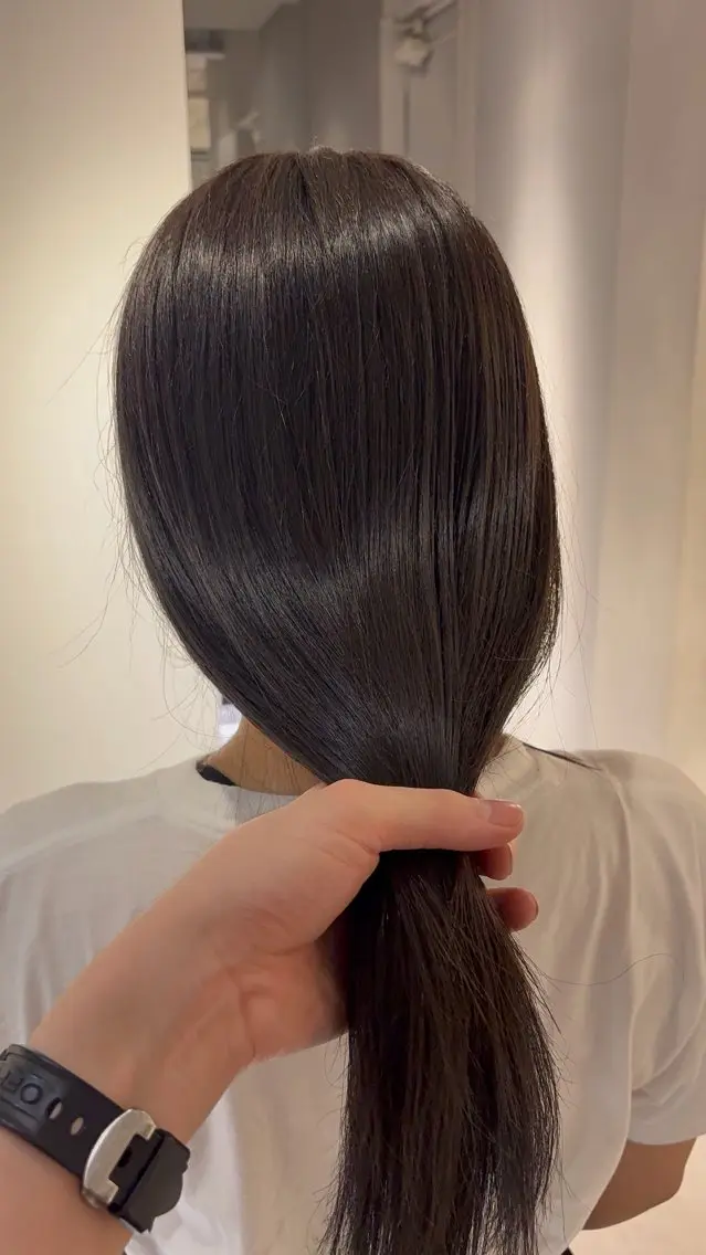 ロング カラー 透明感カラー グレージュ ヘアカラー トリートメント 大川 七夏のヘアスタイル