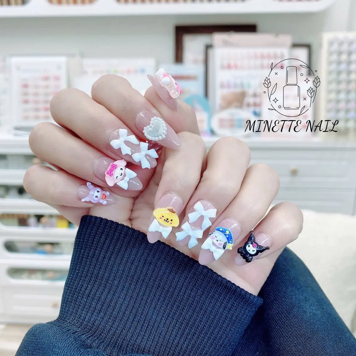 ネイル フレンチネイル ジェルネイル ガラスフレンチ 韓国ネイル マグネットネイル Minette nailHuongのネイルデザイン
