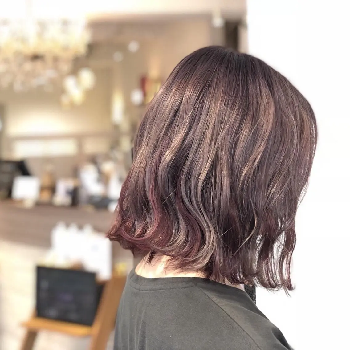 ショート カラー tonari 梅田、中崎町のヘアスタイル