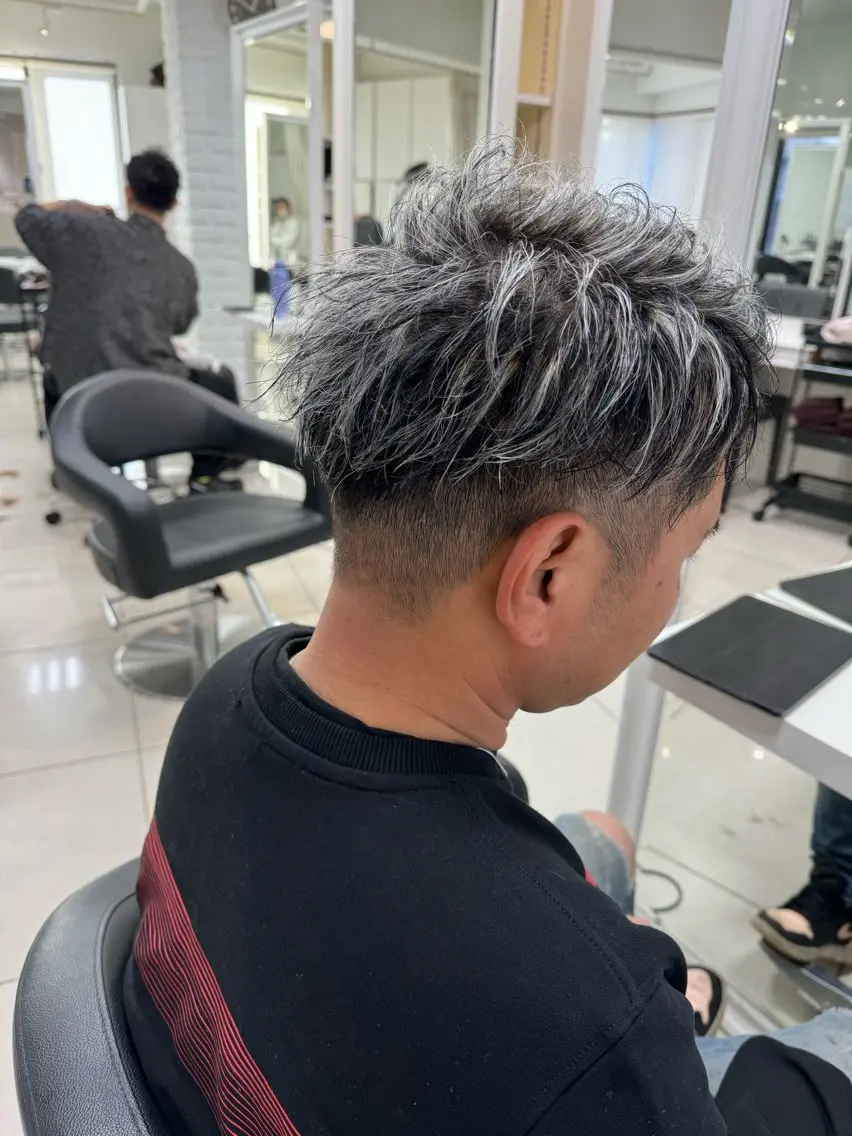 🤵♂️メンズカット+ハイライトカラー+毛髪強化トリートメント✨(ケアブリーチ)の写真