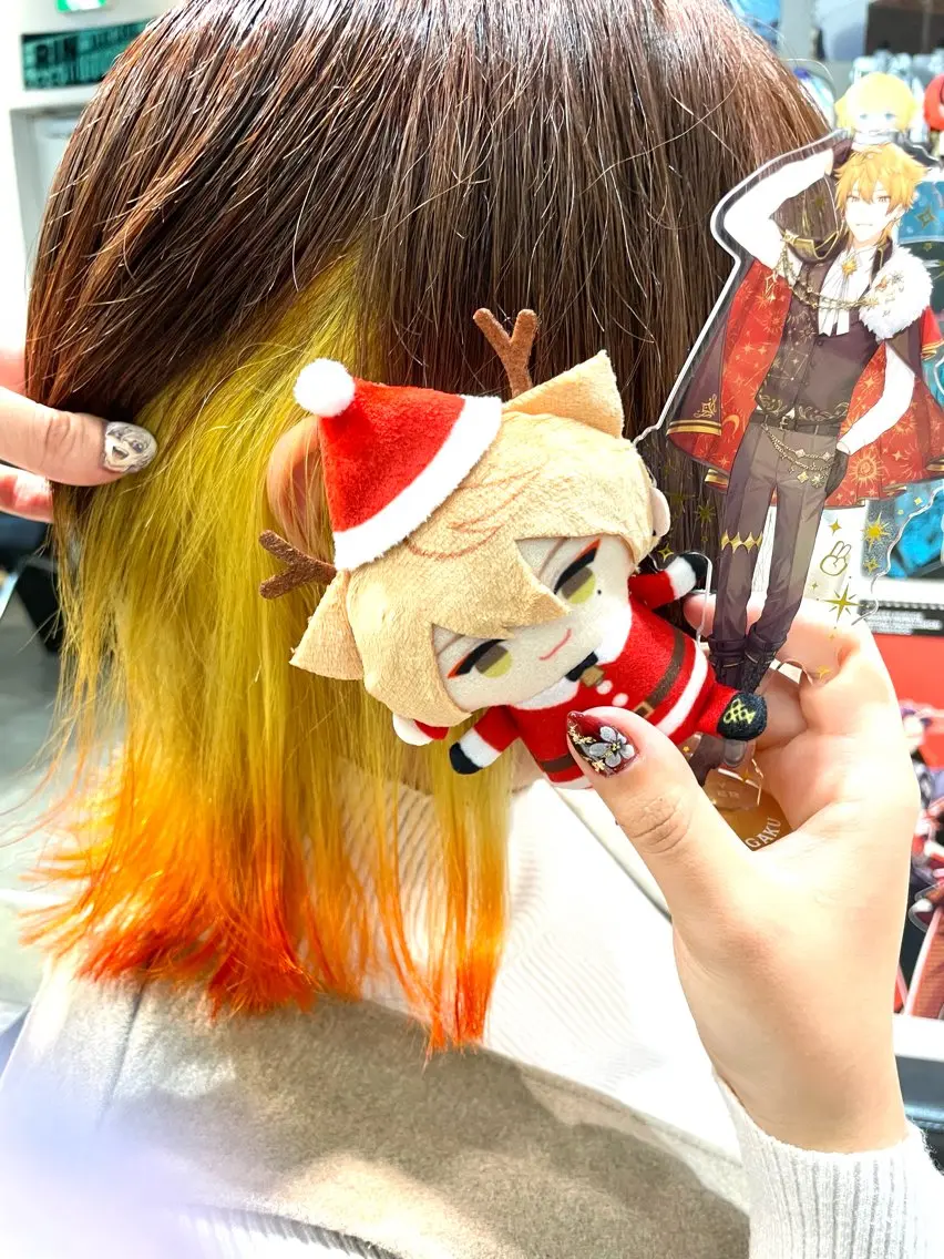 ロング カラー インナーカラー オレンジ イエローカラー ヘアカラー トリートメント インナーカラー 推し ブリーチ 髪質改善のヘアスタイル