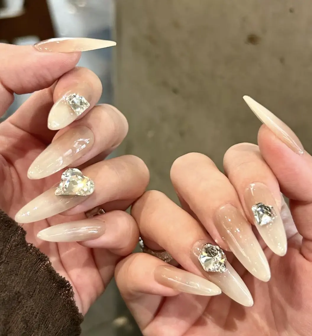 ネイル ハンドネイル エリ🫧 nail池袋東口のネイルデザイン
