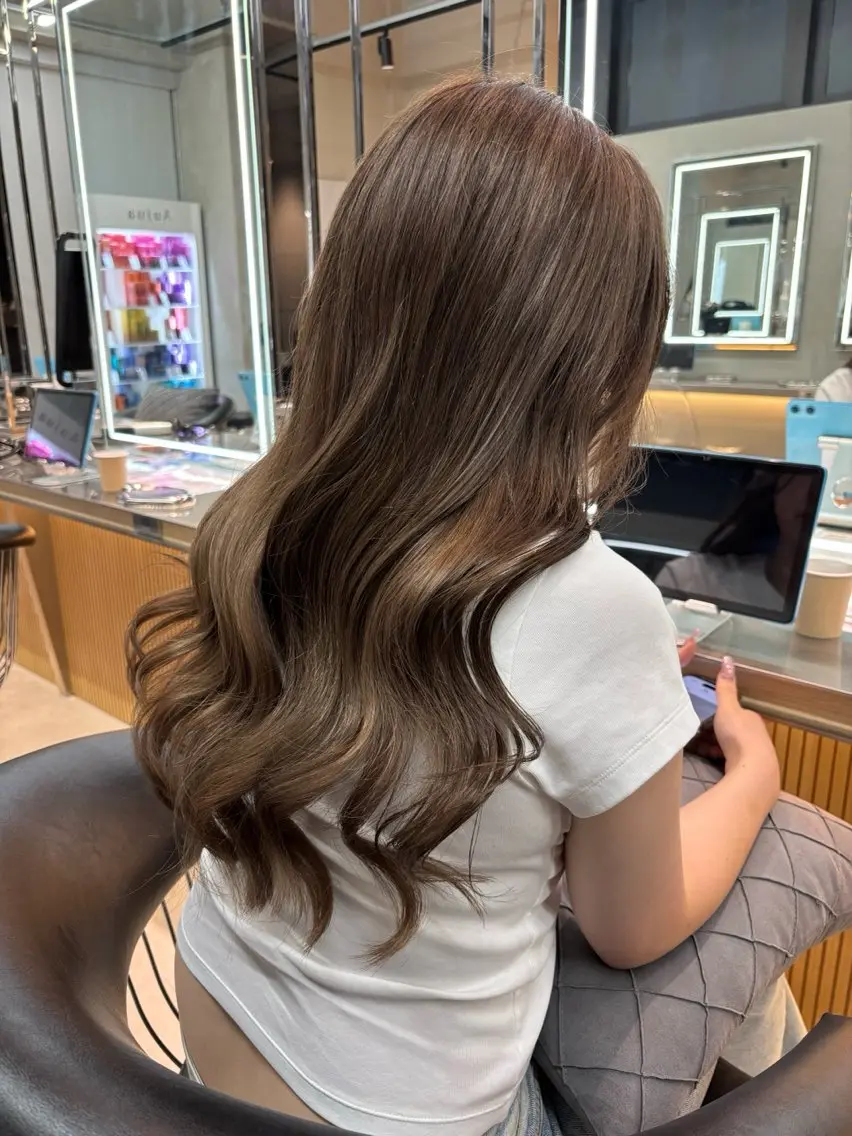 ミディアム カラー ベージュカラー レイヤーカット 縮毛矯正 【博多髪質改善】 吉村　清志のヘアスタイル