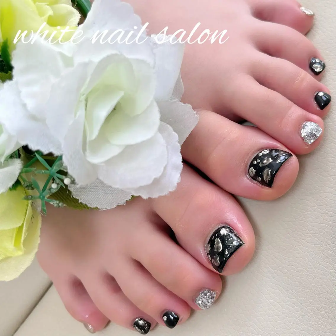 ネイル フットネイル ジェルネイル ハードジェル ラメ(グリッター) 持ち込み フットネイル white nail salonのネイルデザイン