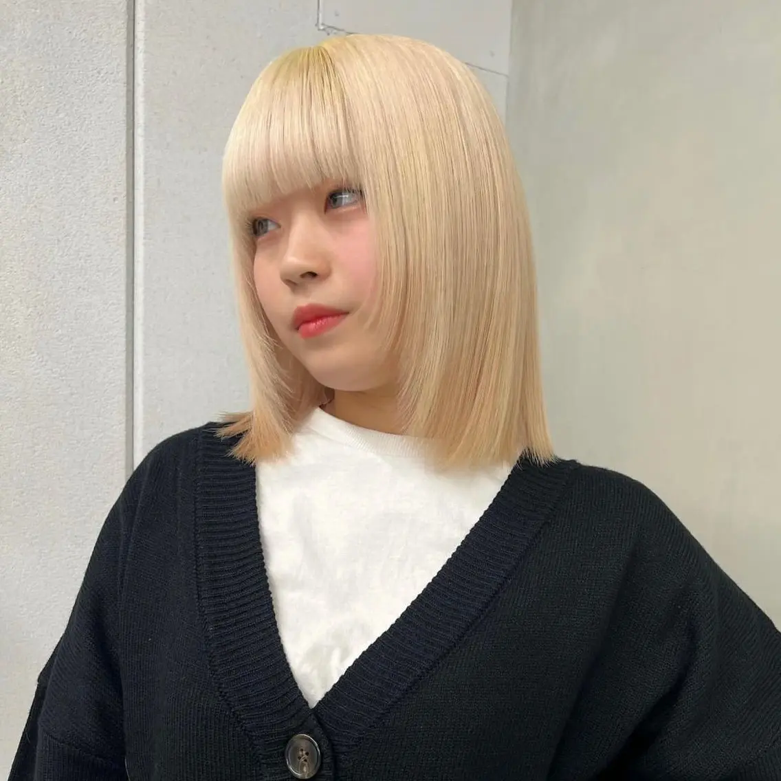 ショート カラー 抜きっぱなしブロンド ブロンド/ブリーチ 【SITY.】のヘアスタイル