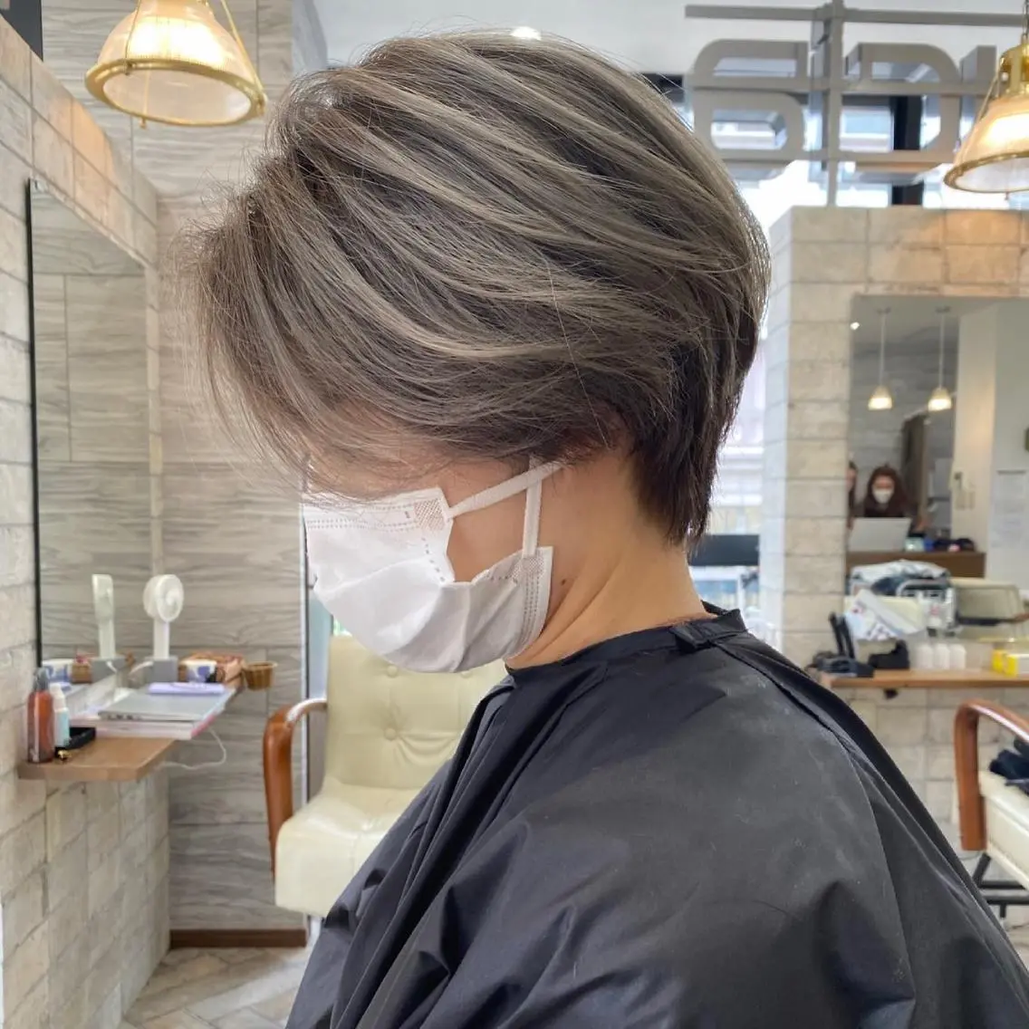 ショート カラー パーマ ヘアアレンジ メンズ キッズ ネイル マツエク・マツパ カット ヘアカラー ハイライト、レイヤー カット/西梅田/中西のヘアスタイル