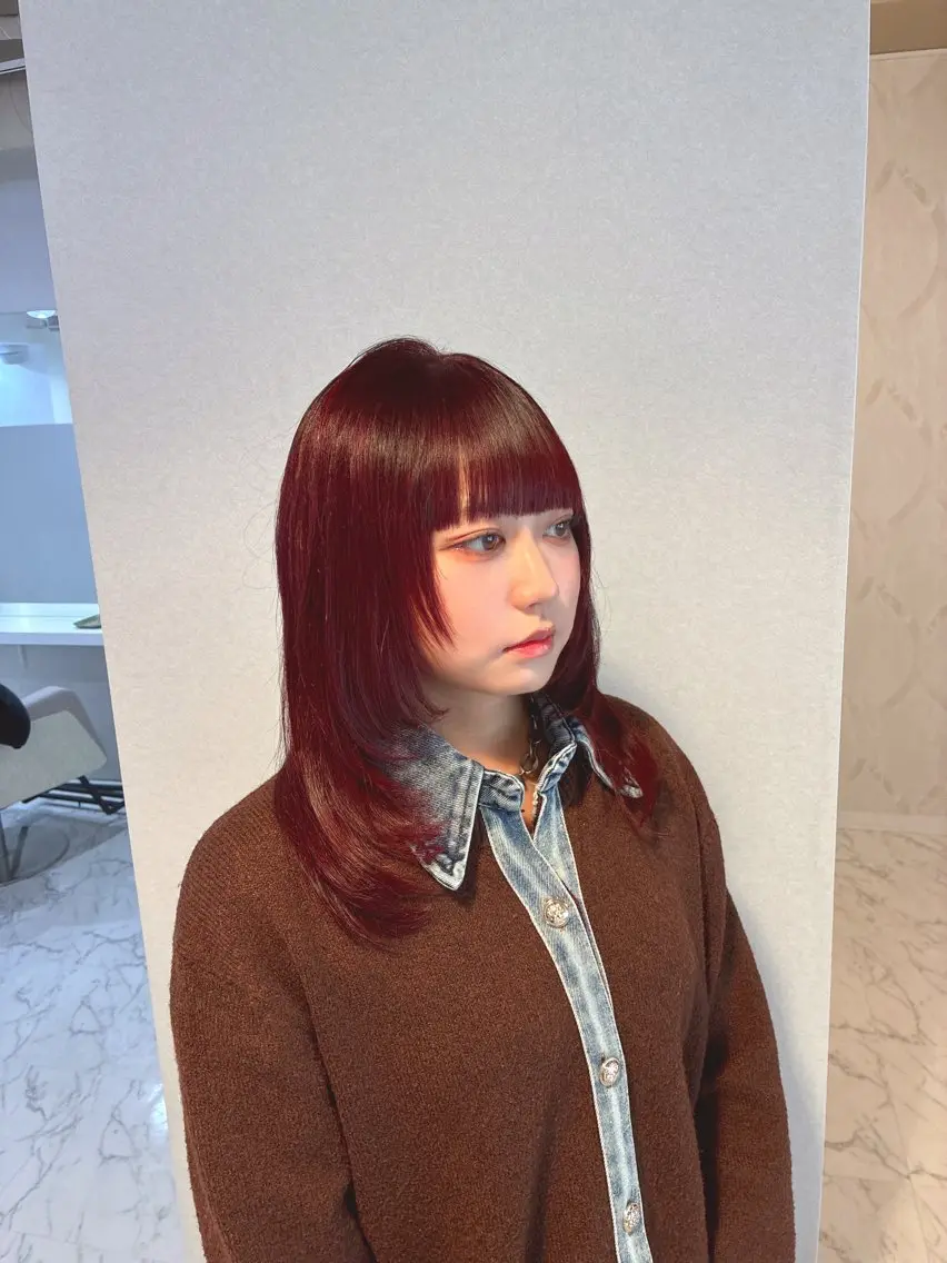 ミディアム カラー ブリーチ ブリーチなしカラー レッドカラー ハッシュカット ハナダ メイのヘアスタイル