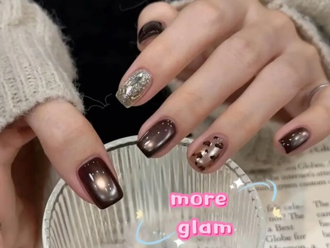 ネイル 長さ出し フットネイル フレンチネイル ジェルネイル ガラスフレンチ MoreGlam ネイルのネイルデザイン