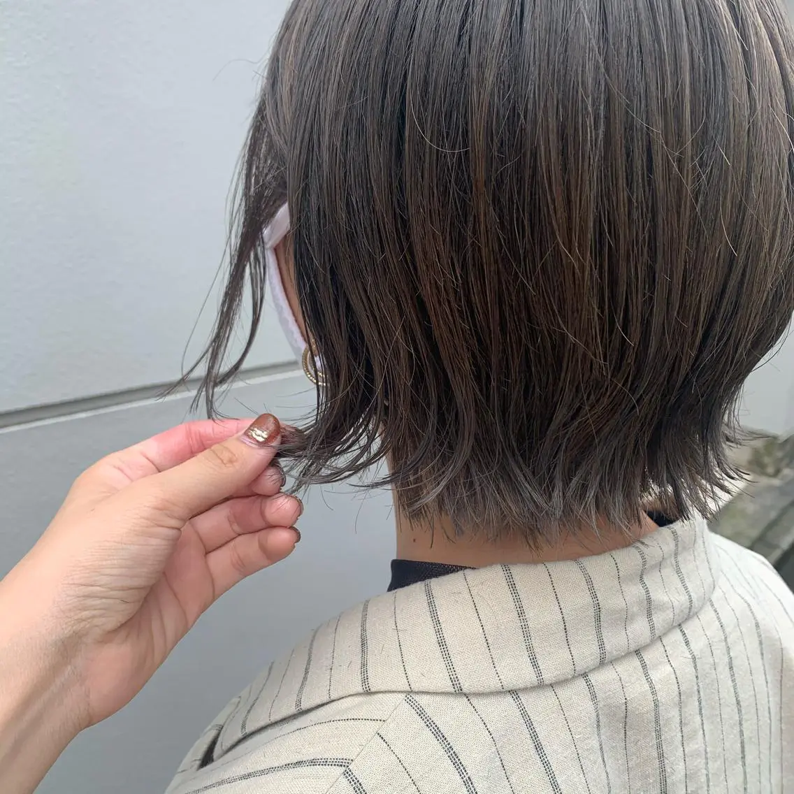 ショート カラー ヘアアレンジ サナ🌱 切りっぱなしボブのヘアスタイル