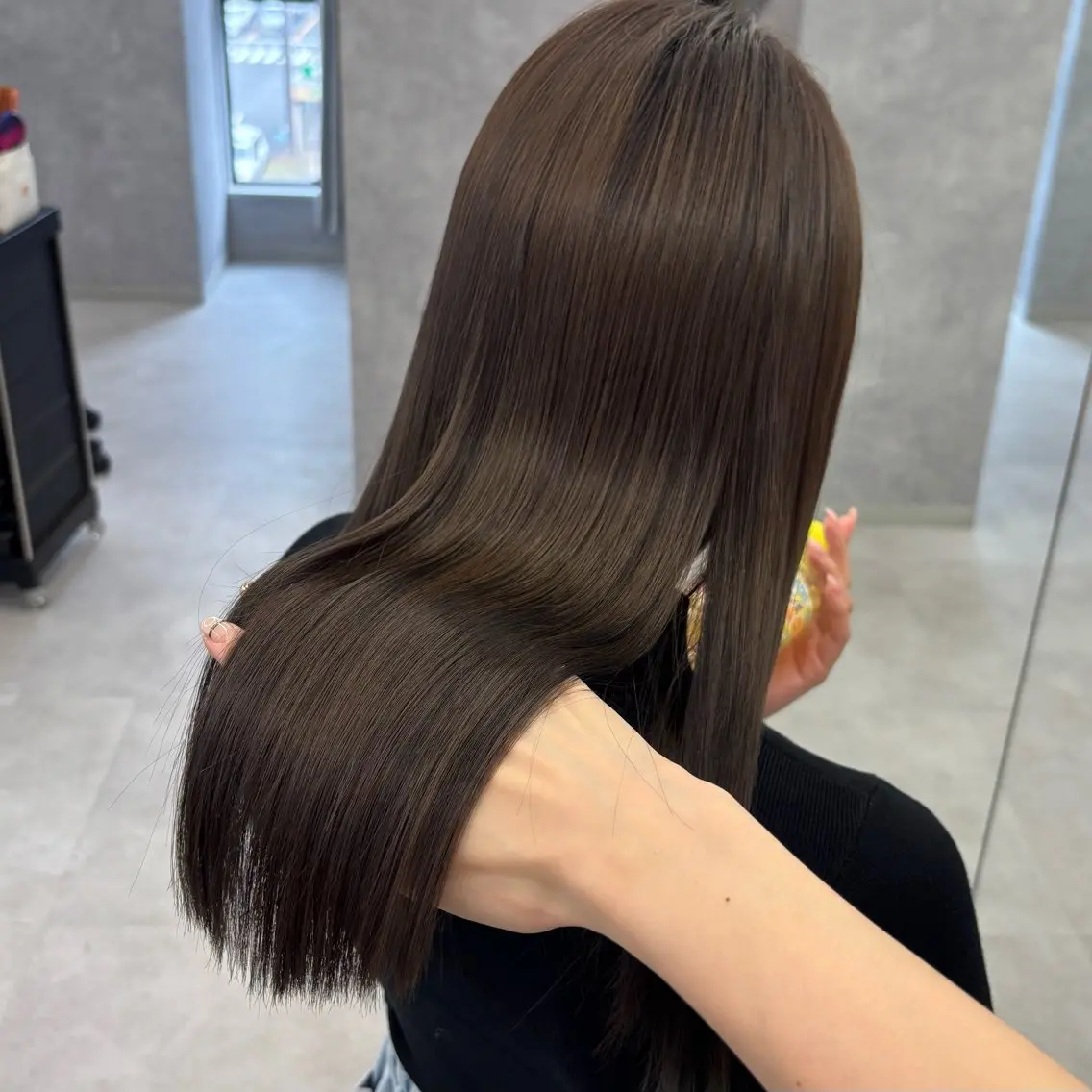セミロング カラー カット ヘアカラー NUMBER_ ユイナのヘアスタイル