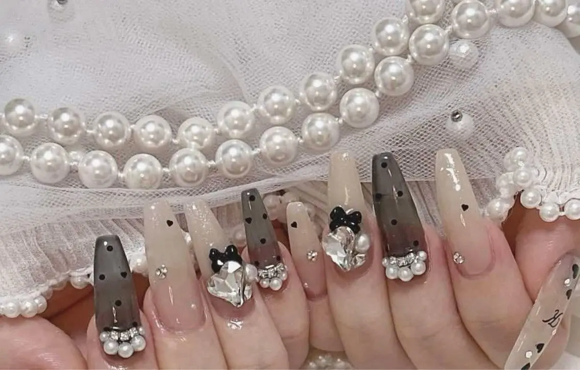 ネイル オーロラネイル チークネイル 長さ出し フットネイル フレンチネイル Lee Nails チップ長さだし専門店のネイルデザイン