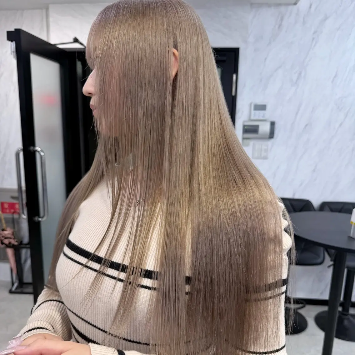 ロング カラー シールエクステ ハイトーンカラー エクステ ヘアカラー エクステ シールエクステ特化 ハイトーン、NANAのヘアスタイル