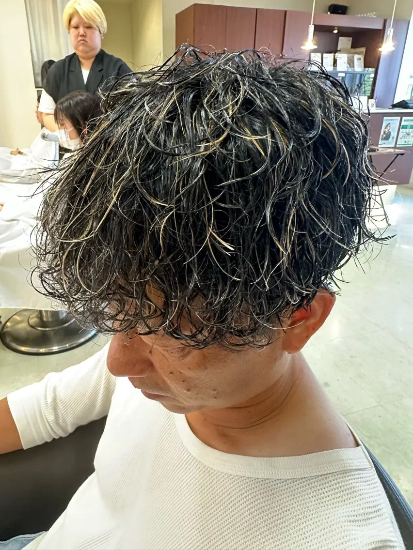 ショート パーマ メンズ メンズパーマ 三宅 壱輝のヘアスタイル