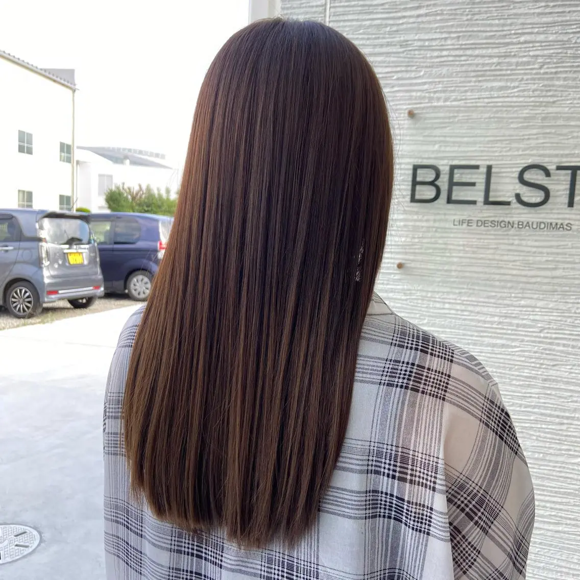 ロング アッシュ 岩﨑 智穂のヘアスタイル