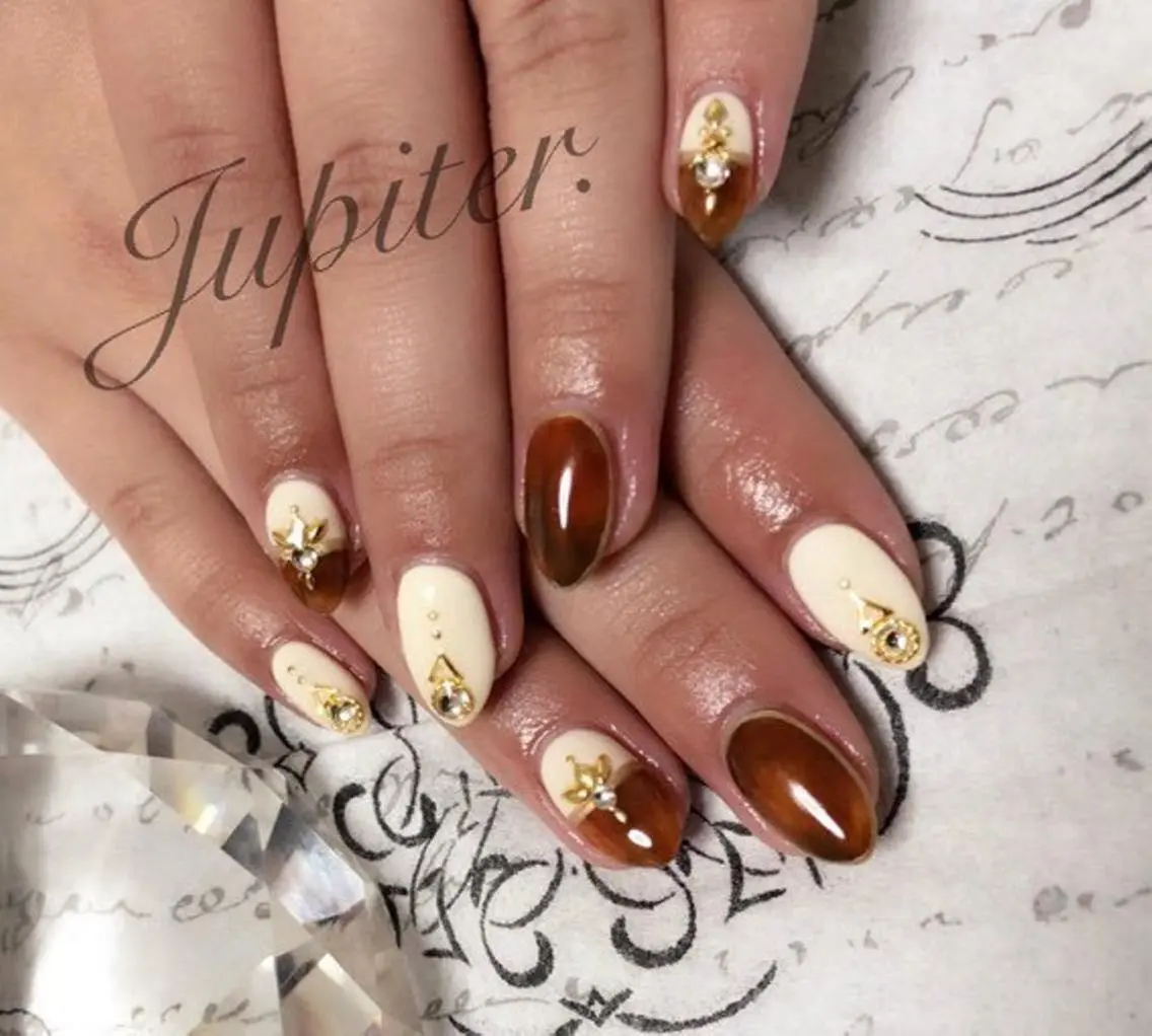 ネイル べっ甲ネイル ハンドネイル Jupiter .のネイルデザイン
