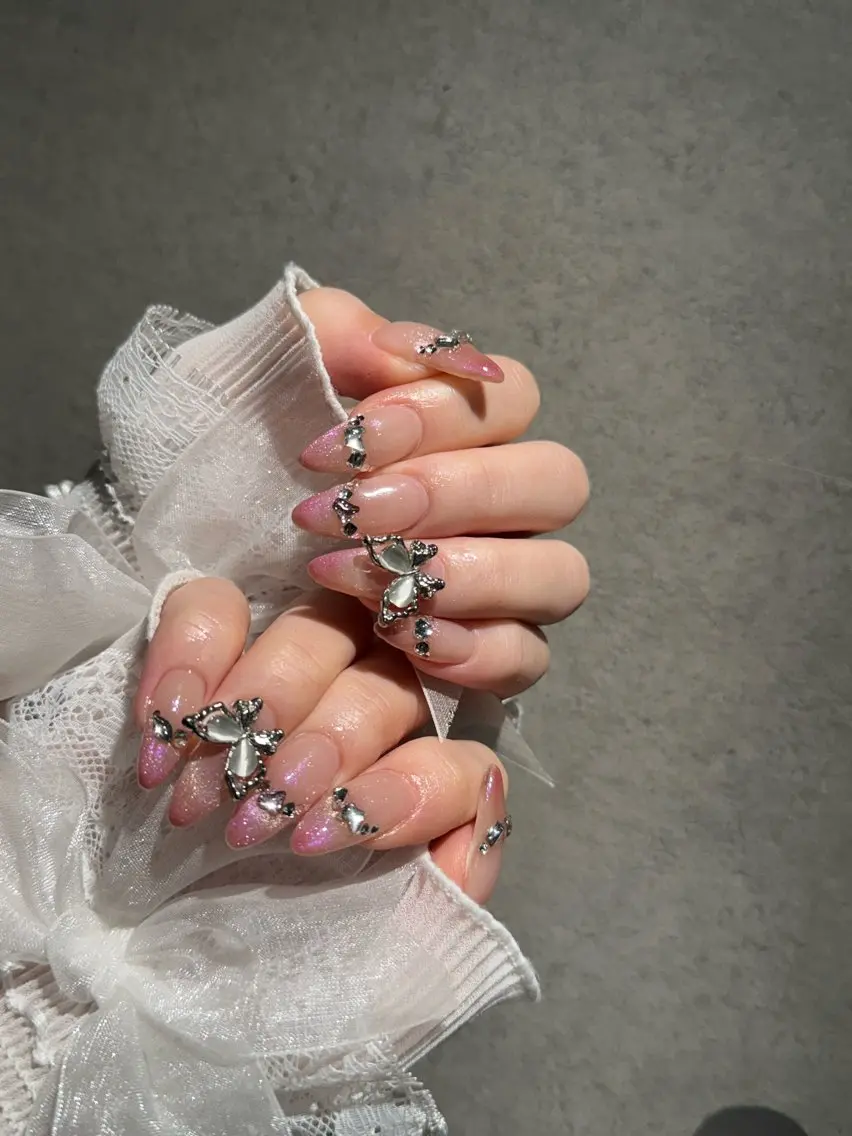 ネイル I-nailロング /ワンホン/キラキラのネイルデザイン