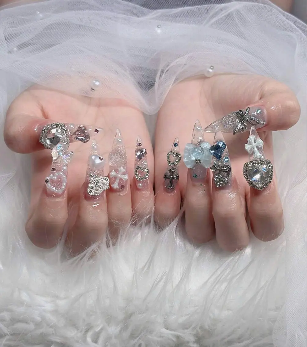 ネイル オーロラネイル フレンチネイル ジェルネイル ハロウィン キラキラネイル H.baby Nail Salonのネイルデザイン