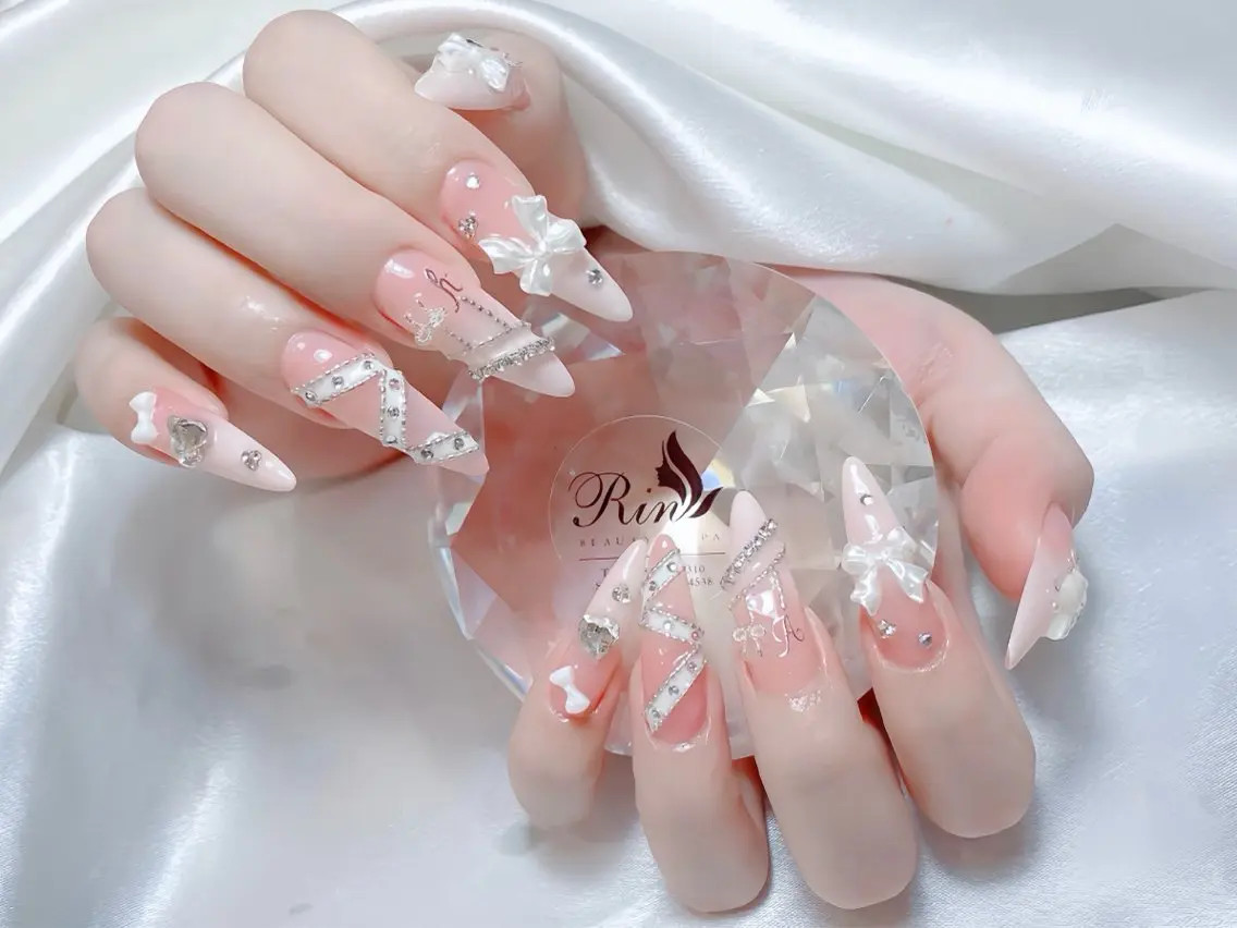 ネイル オーロラネイル チークネイル 桜ネイル クリアネイル ドット ハンドネイル Rin Nail Shinokuboのネイルデザイン