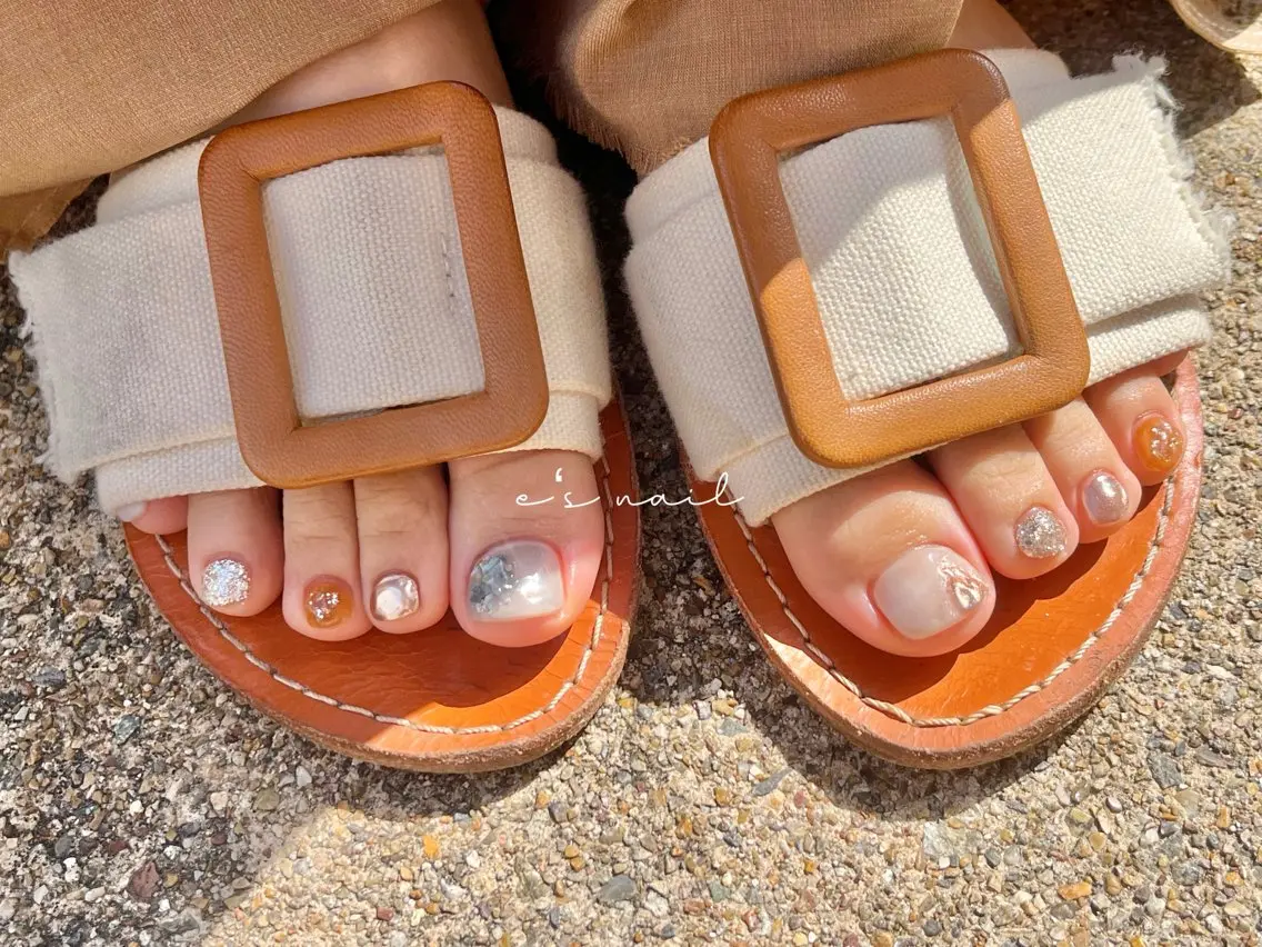 ネイル フットネイル ニュアンスネイル e’s nail Lumièreのネイルデザイン