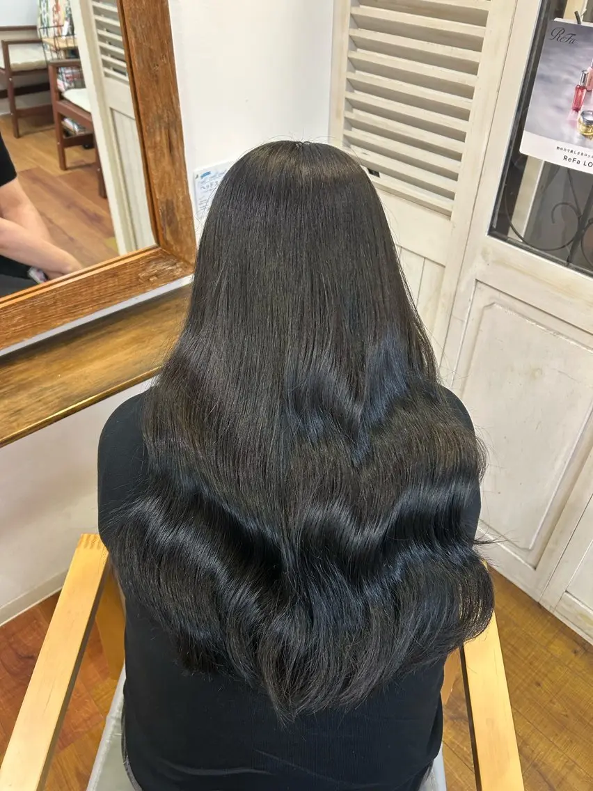 ロング ヘアカラー トリートメント 改瀬 由衣のヘアスタイル
