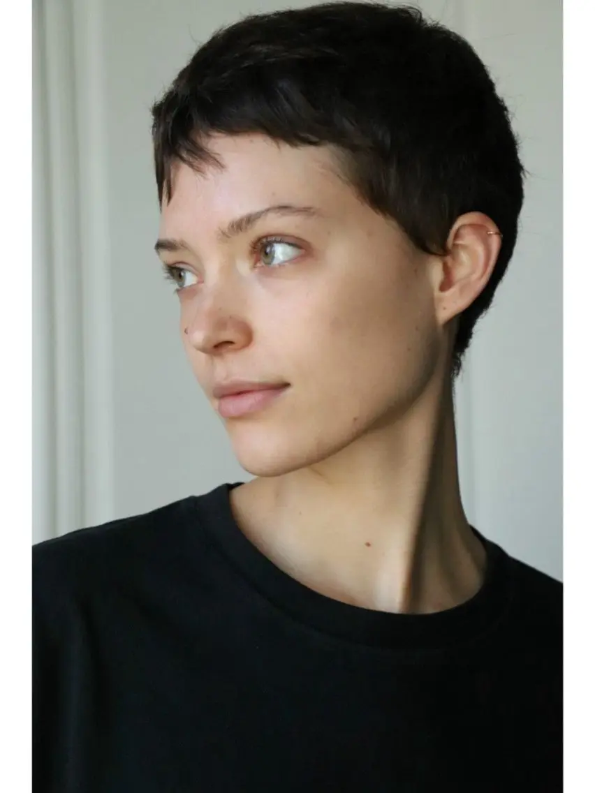 ショート レイヤーカット NERO加藤木麻彩のヘアスタイル