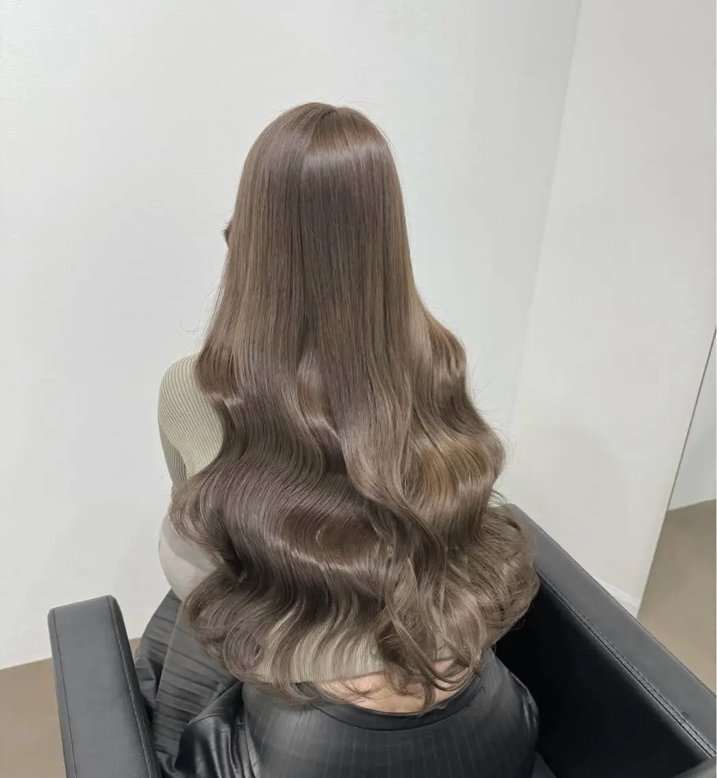 ロング カラー ヘアカラー トリートメント 【ioe 岡本】 🎀NOKO🎀のヘアスタイル