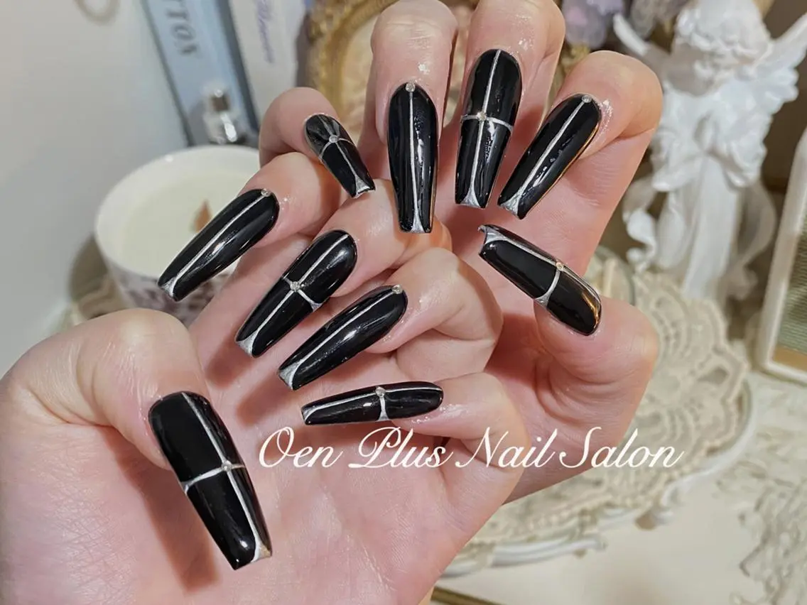 ネイル チークネイル ジェルネイル パラジェル 赤色 リボン One Plus Nail Salonのネイルデザイン