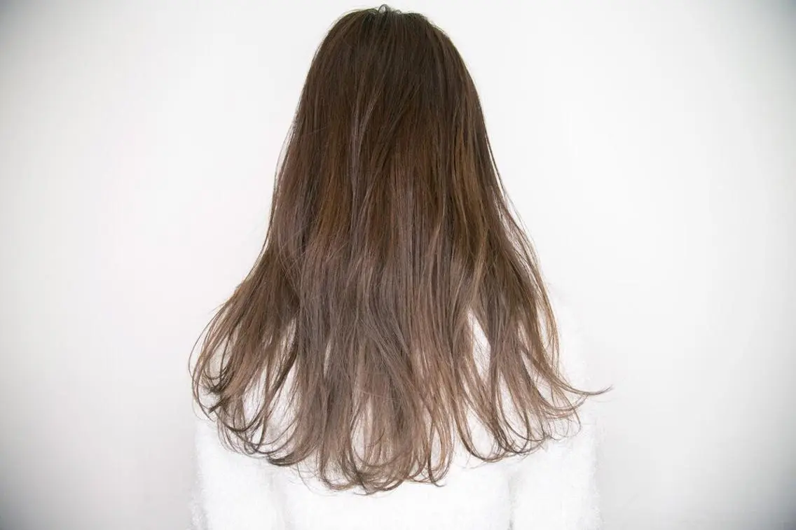 ロング カラー アッシュ ベージュカラー 坂口 功一郎のヘアスタイル