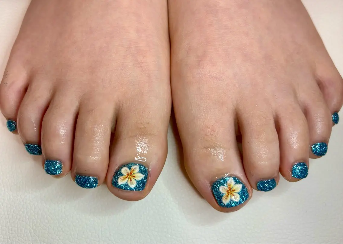 ネイル フラッシュネイル ラメ(グリッター) フットネイル NAILSALON ViViのネイルデザイン