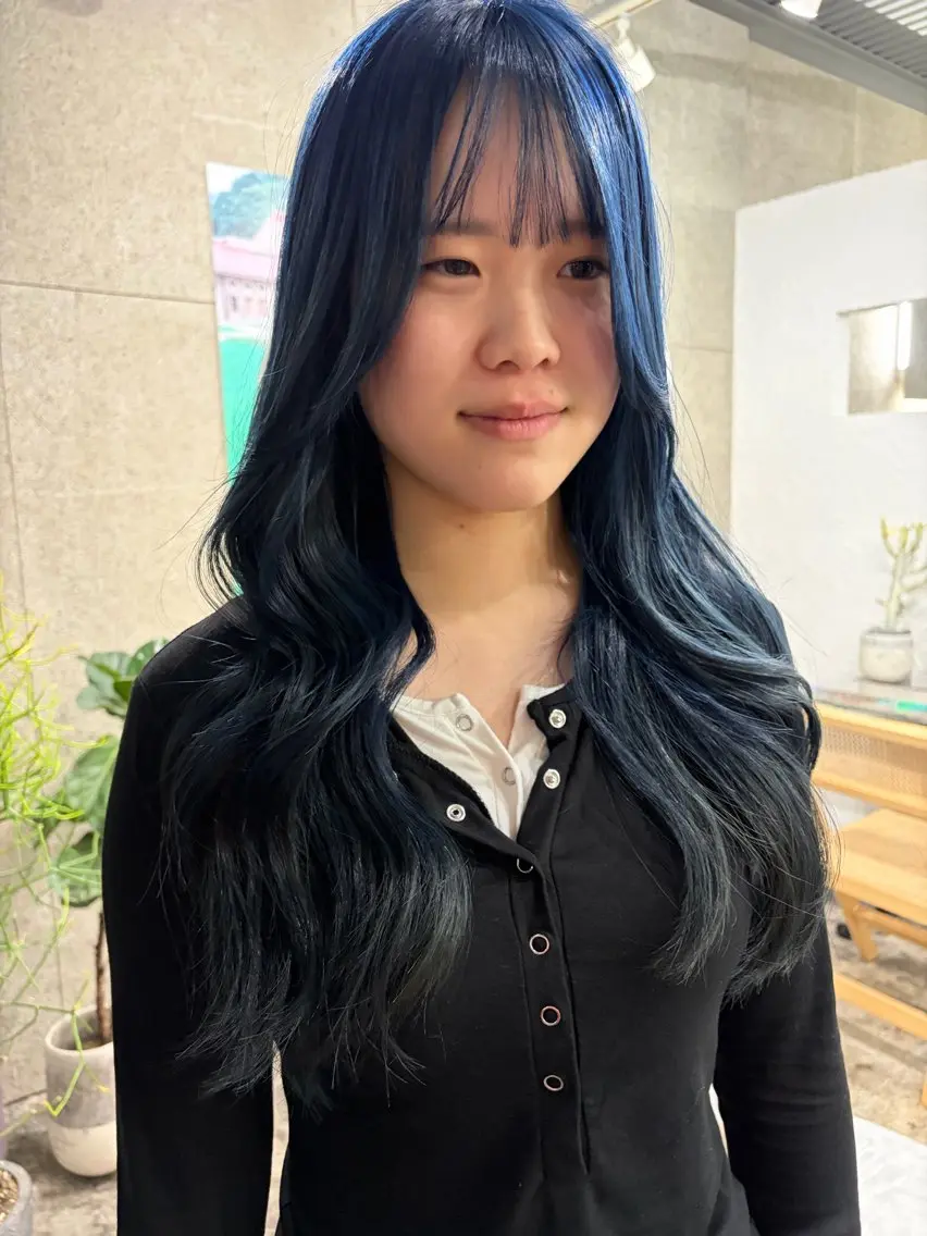 ロング ヘアカラー eim AYUKAのヘアスタイル