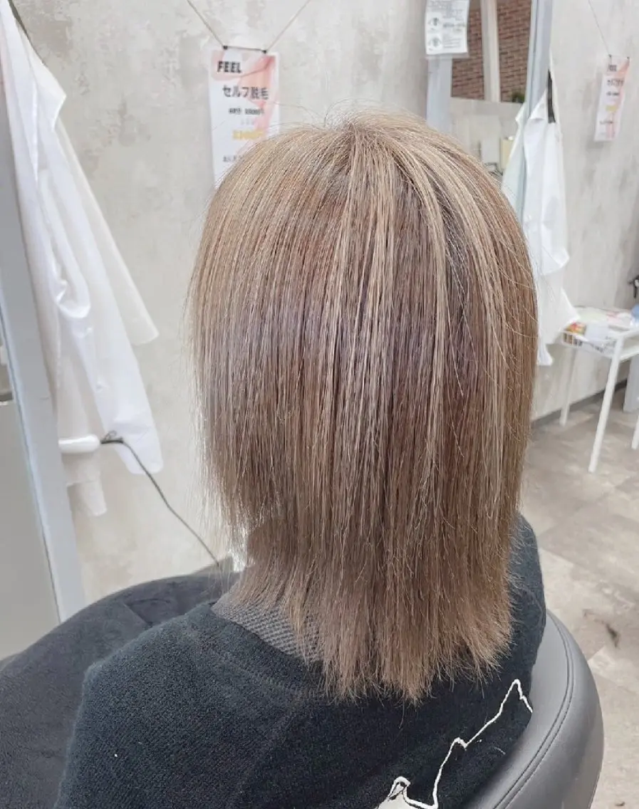 セミロング カラー 古橋 瑞希のヘアスタイル
