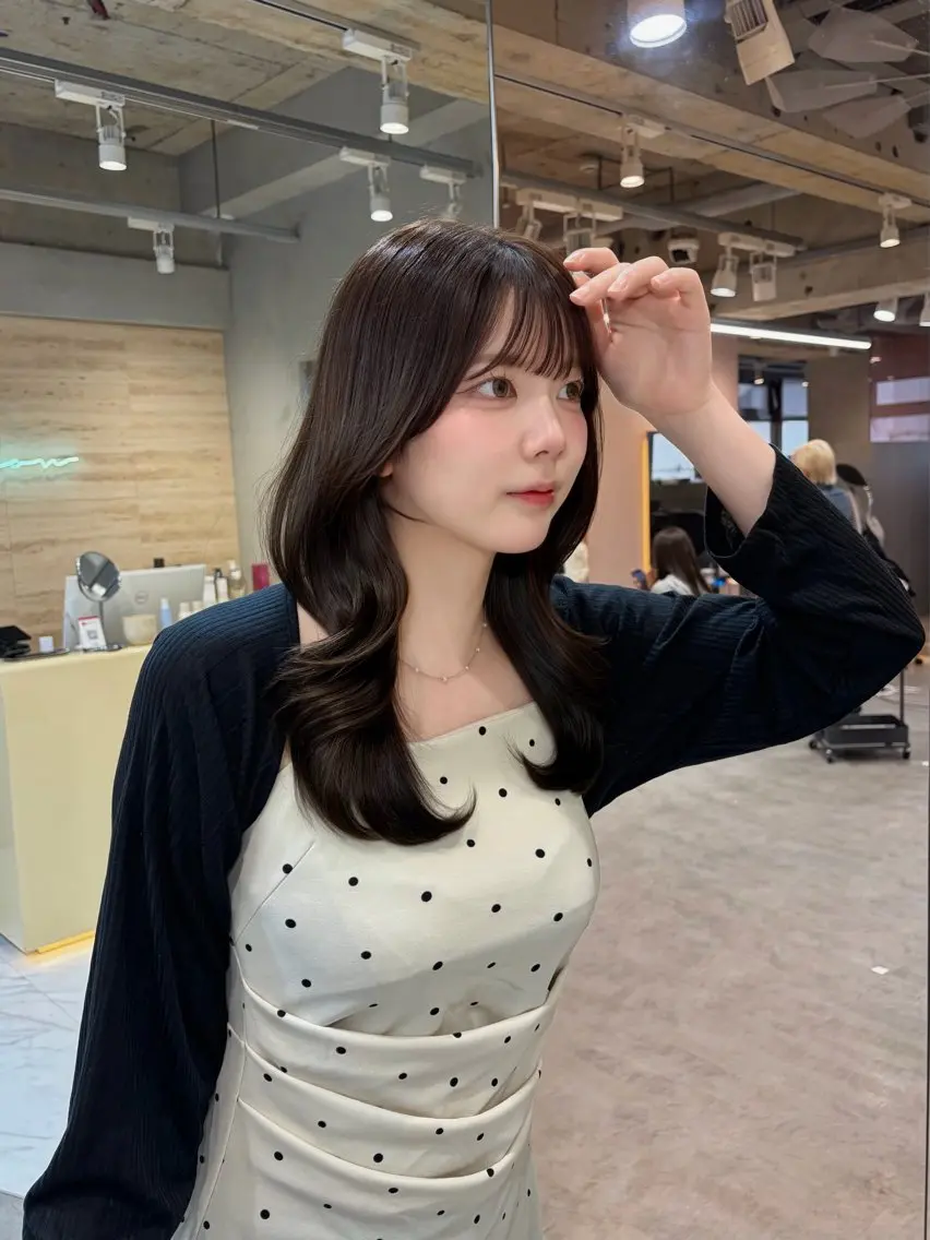セミロング ヘアカラー トリートメント 韓国レイヤー 🤎🦋Harisのヘアスタイル